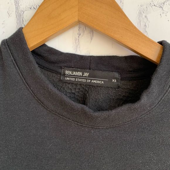 NEW Benjamin Jay Open Back Snakeskin Crewneck Pullover - Picture 3 of 5